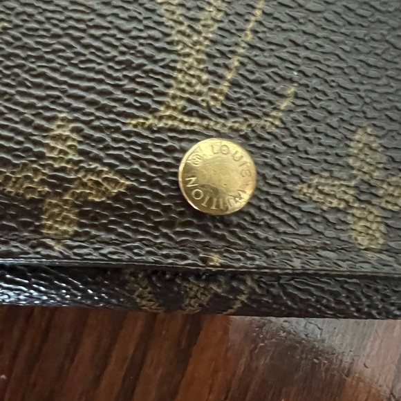 LV monogram wallet 5 1/2 x 3 1/2- CA0322 - Picture 5 of 17